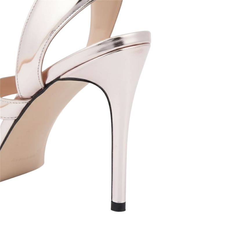 Sandales À Talons Hauts Métallisé Avec Design Moderne