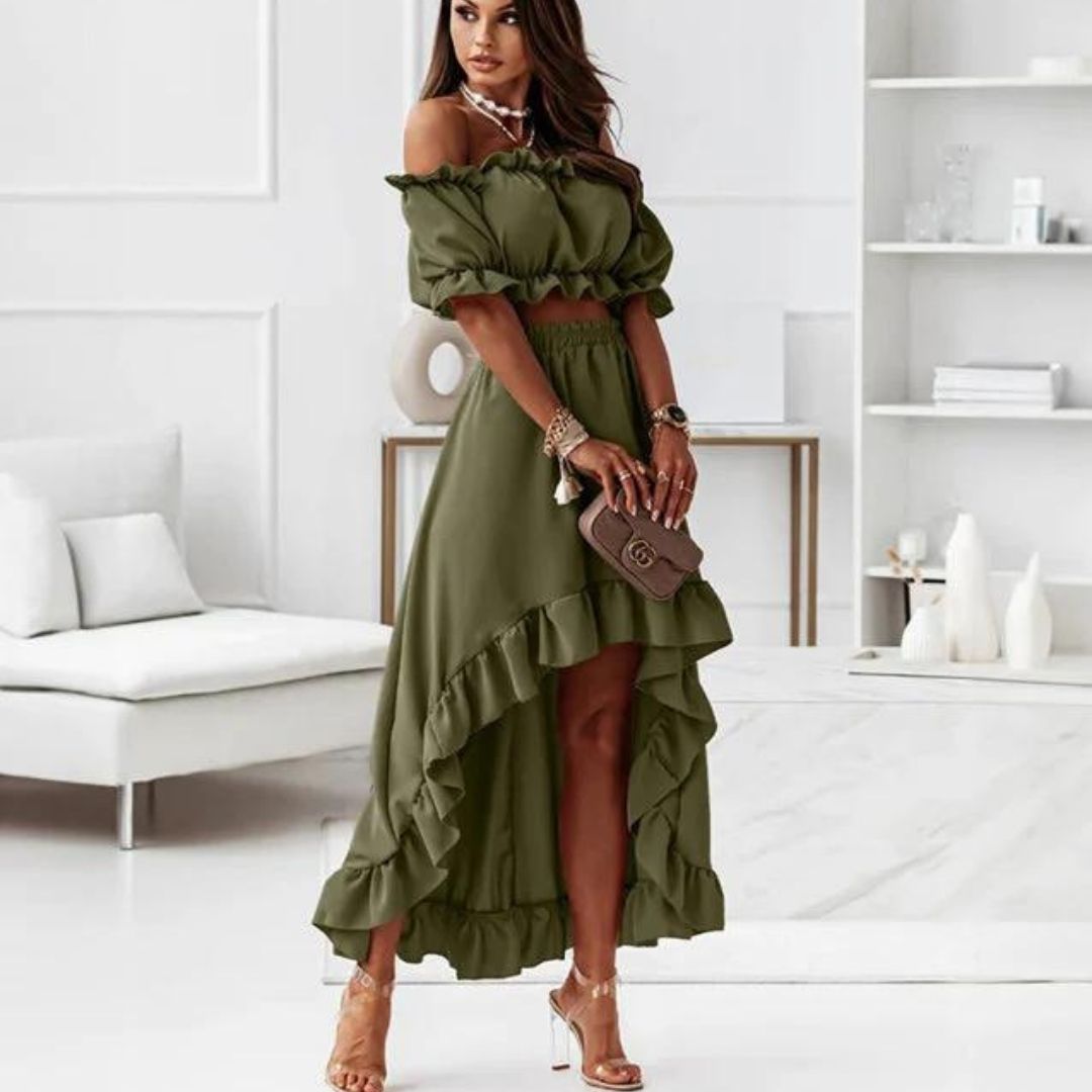 Elenaya – Schulterfreies Rüschenkleid mit hoch tailliertem Saum