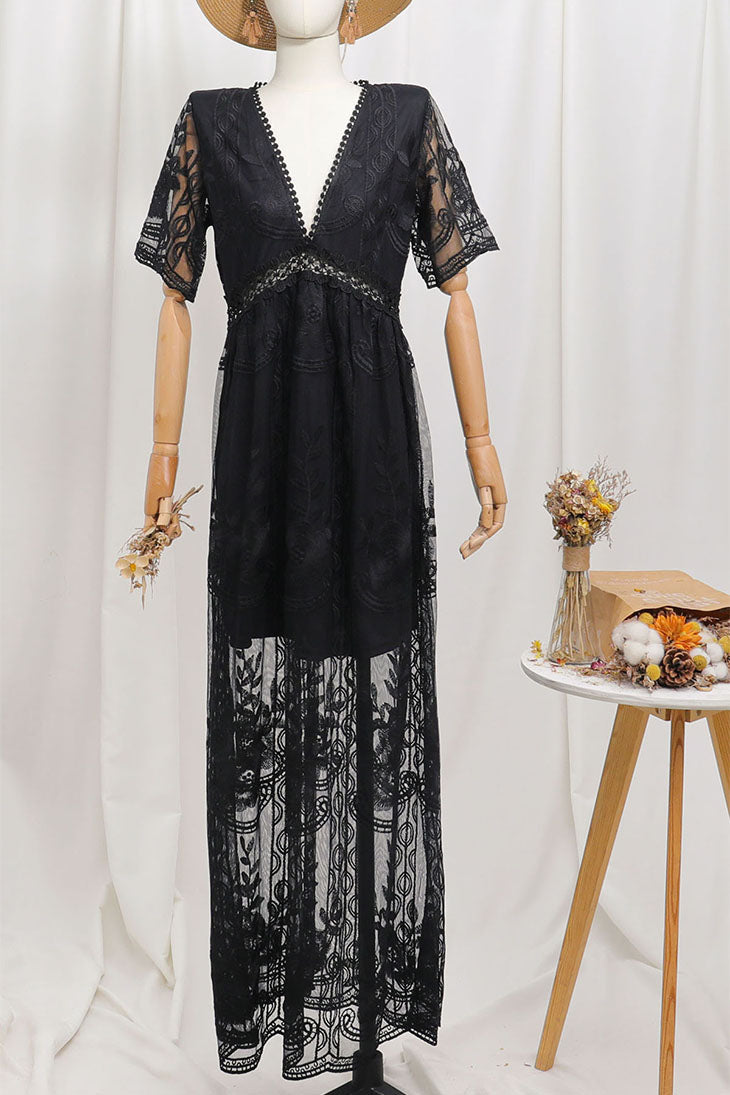 Langes schwarzes böhmisches Spitzenkleid – Seraphina