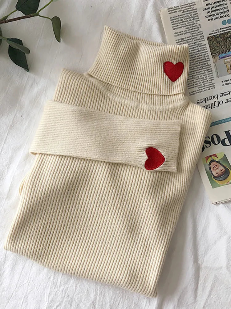 Pull à col roulé brodé de cœur pour femmes