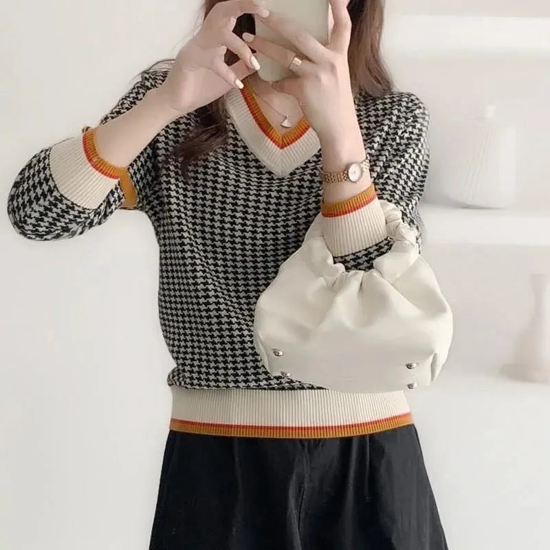 Hahnentritt-Pullover mit V-Ausschnitt für Damen