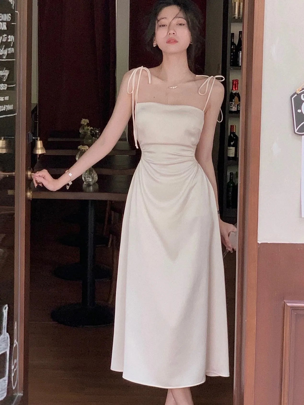 Nina – Mittellange Abendkleider aus Satin für Damen