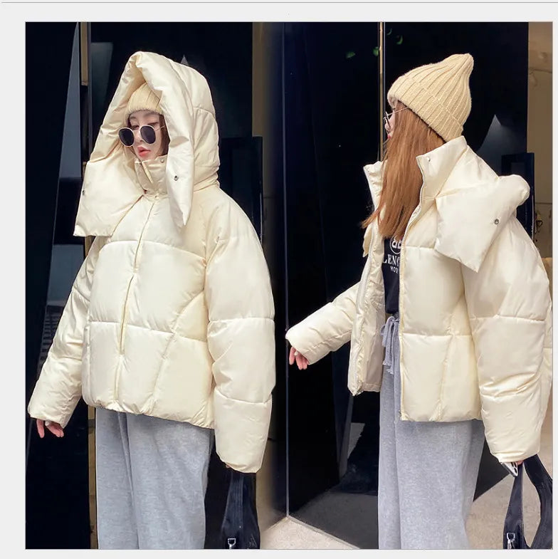 Kurze, lockere, dicke Daunenjacke für Damen