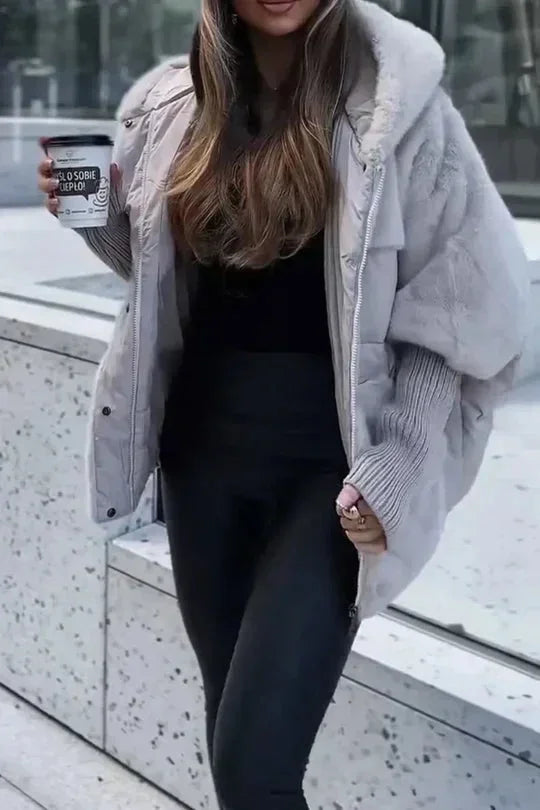 Veste pour femme avec capuche et style moderne