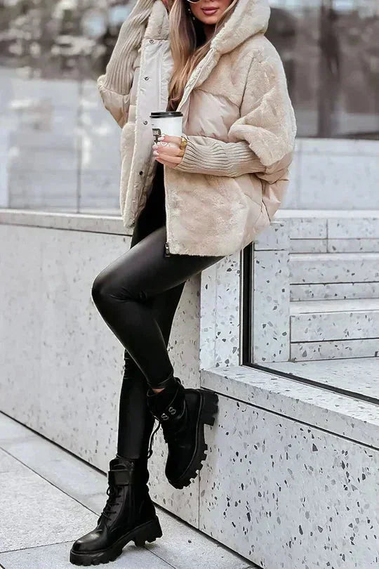 Veste pour femme avec capuche et style moderne