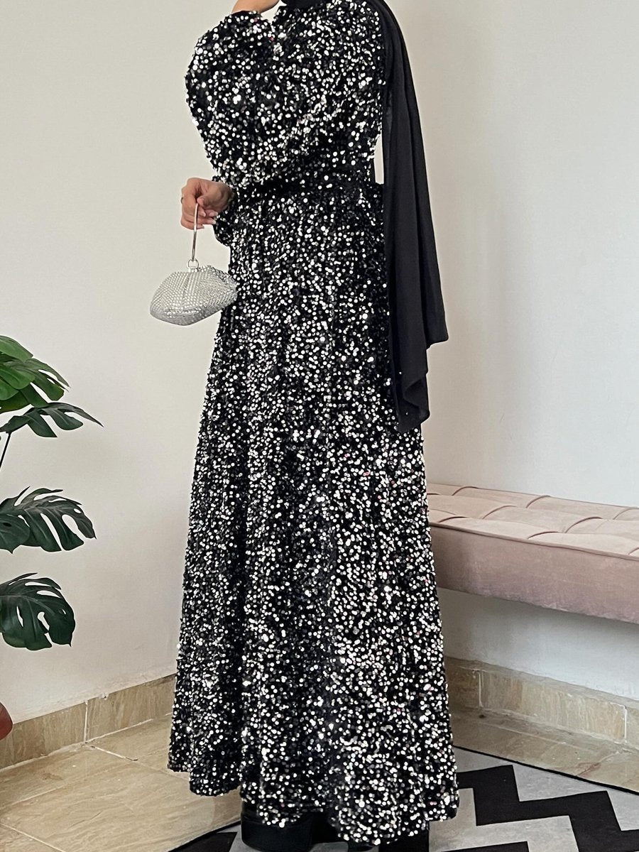 Natash – Langärmliges Abendkleid mit Pailletten und Rundhalsausschnitt