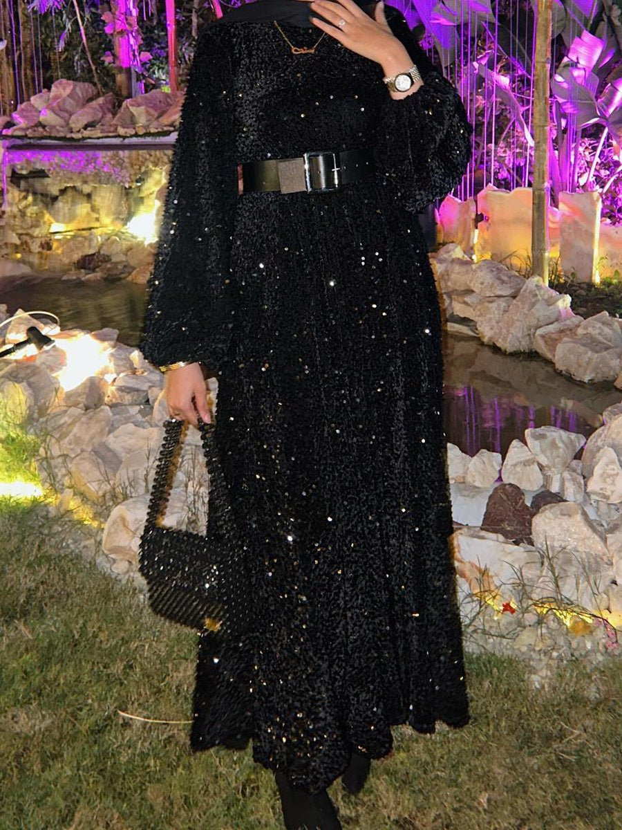Natash – Langärmliges Abendkleid mit Pailletten und Rundhalsausschnitt