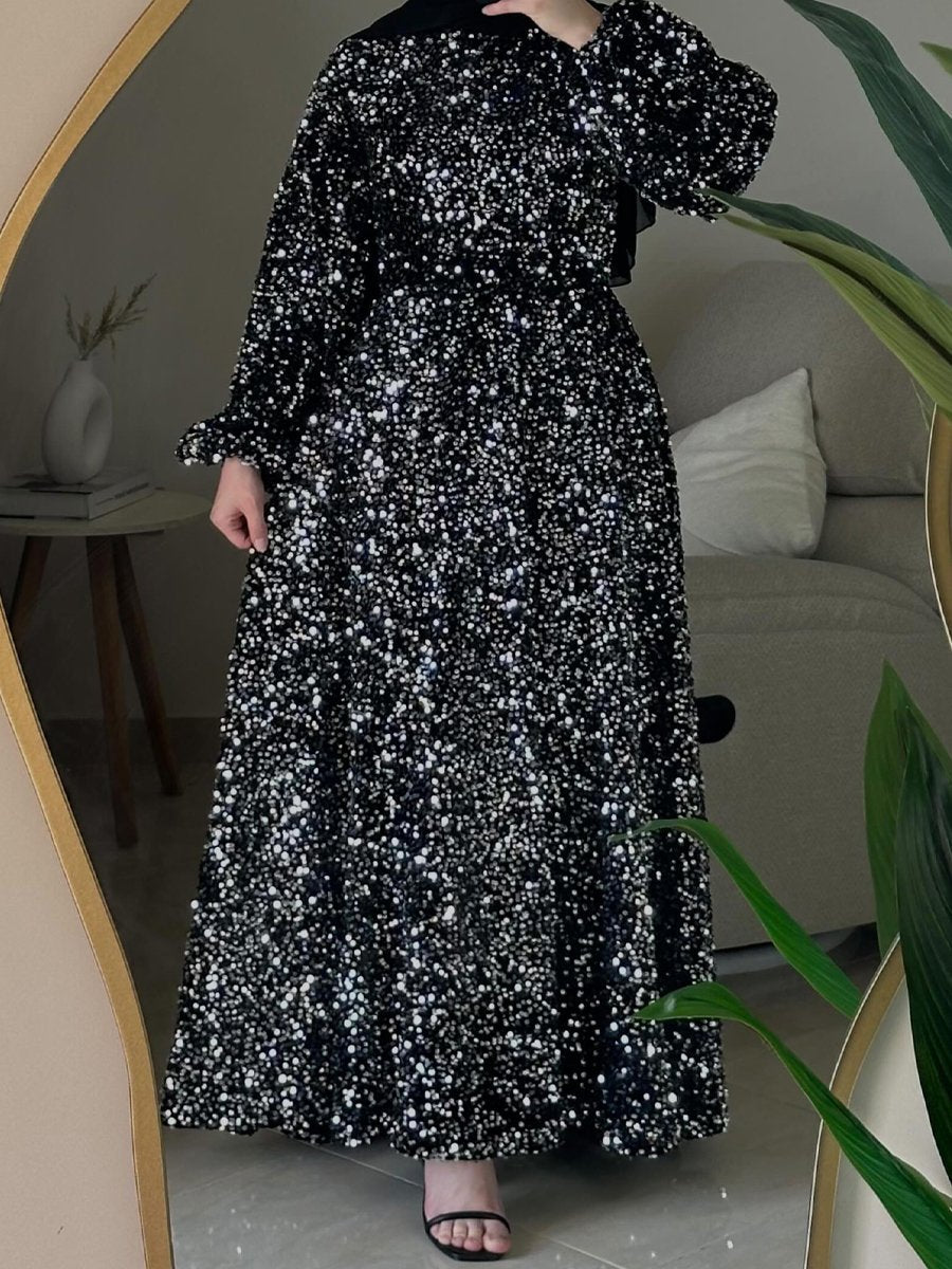 Natash – Langärmliges Abendkleid mit Pailletten und Rundhalsausschnitt