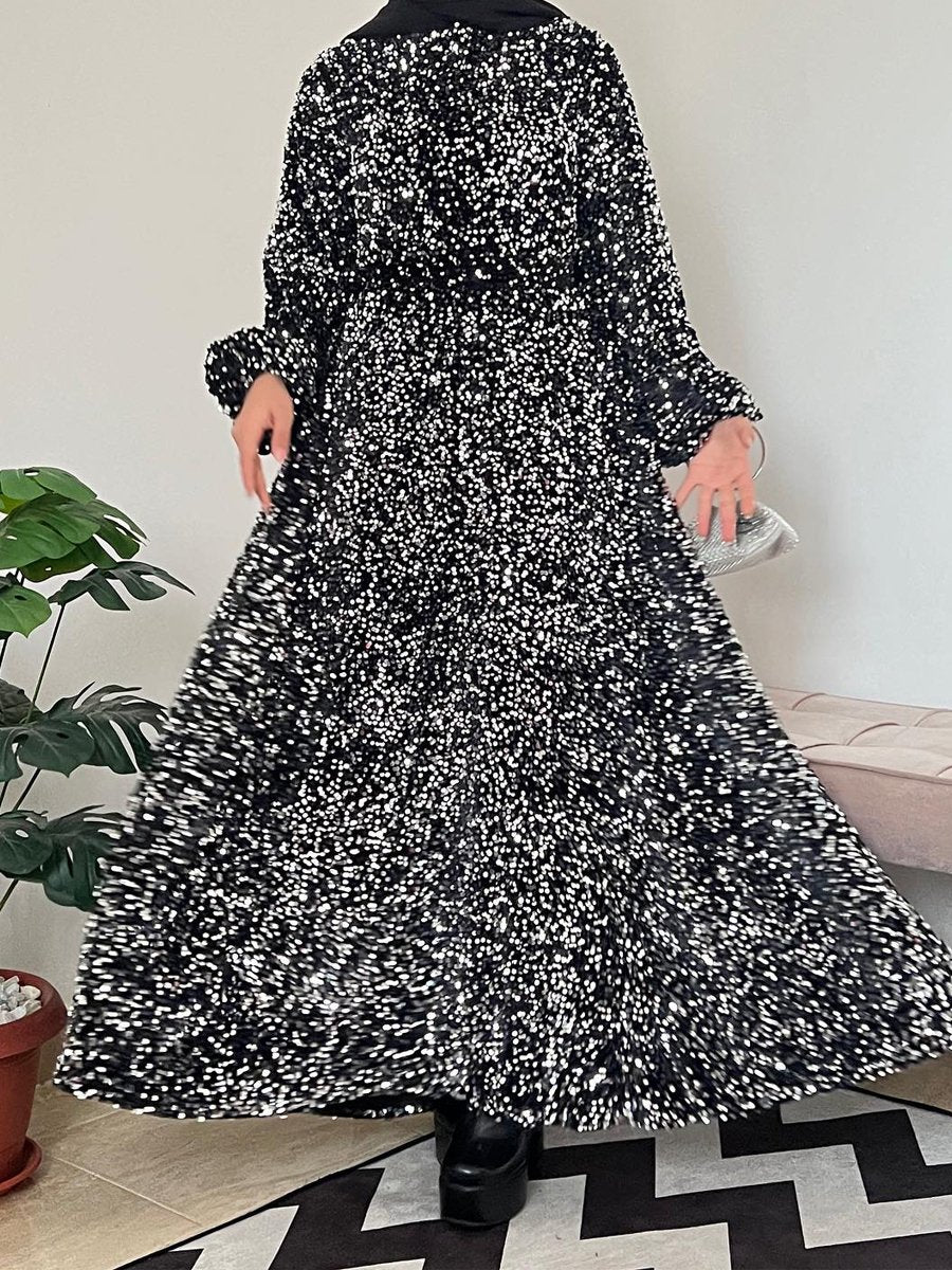 Natash – Langärmliges Abendkleid mit Pailletten und Rundhalsausschnitt