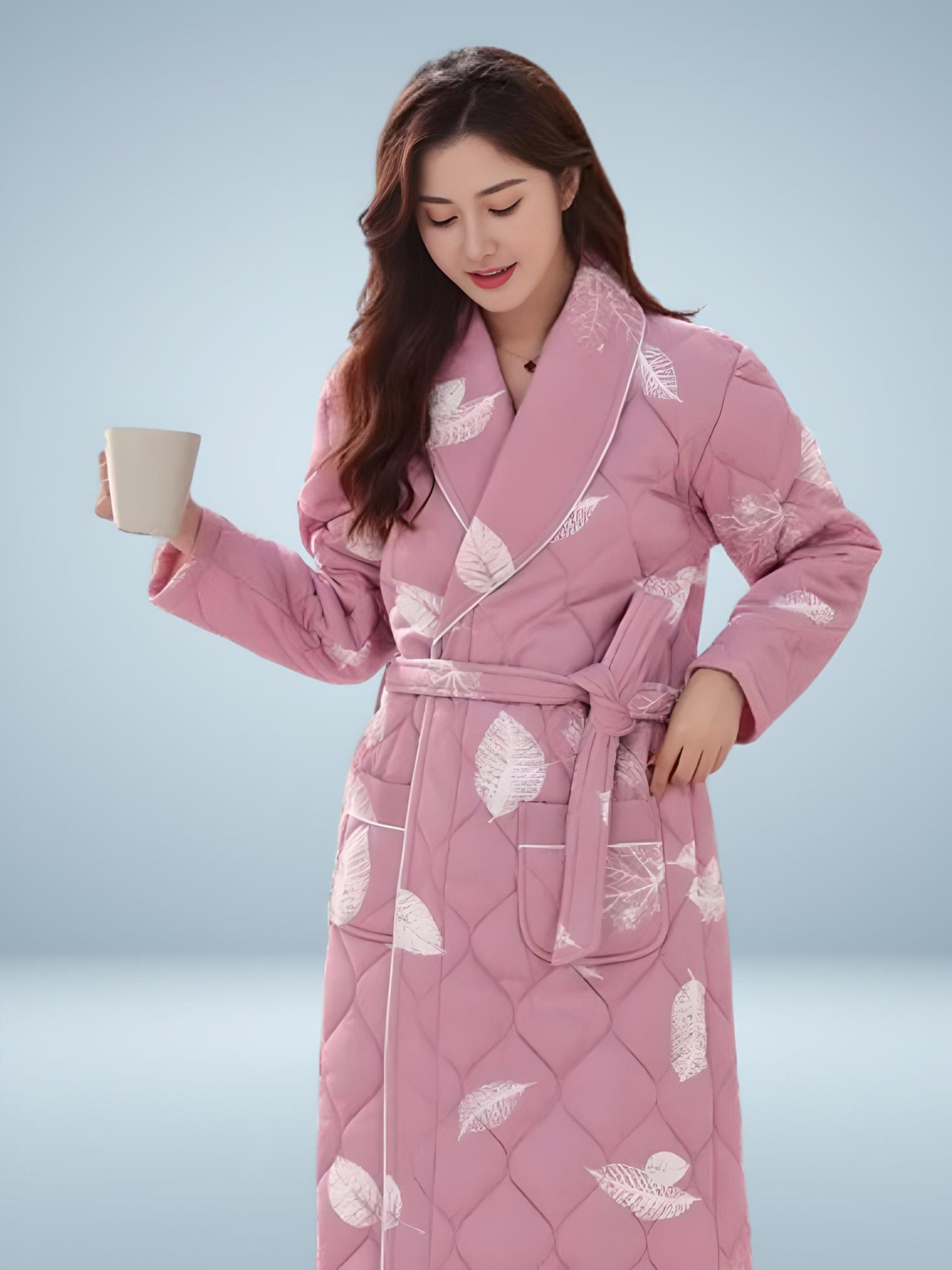 Gesteppter gemusterter Damenbademantel