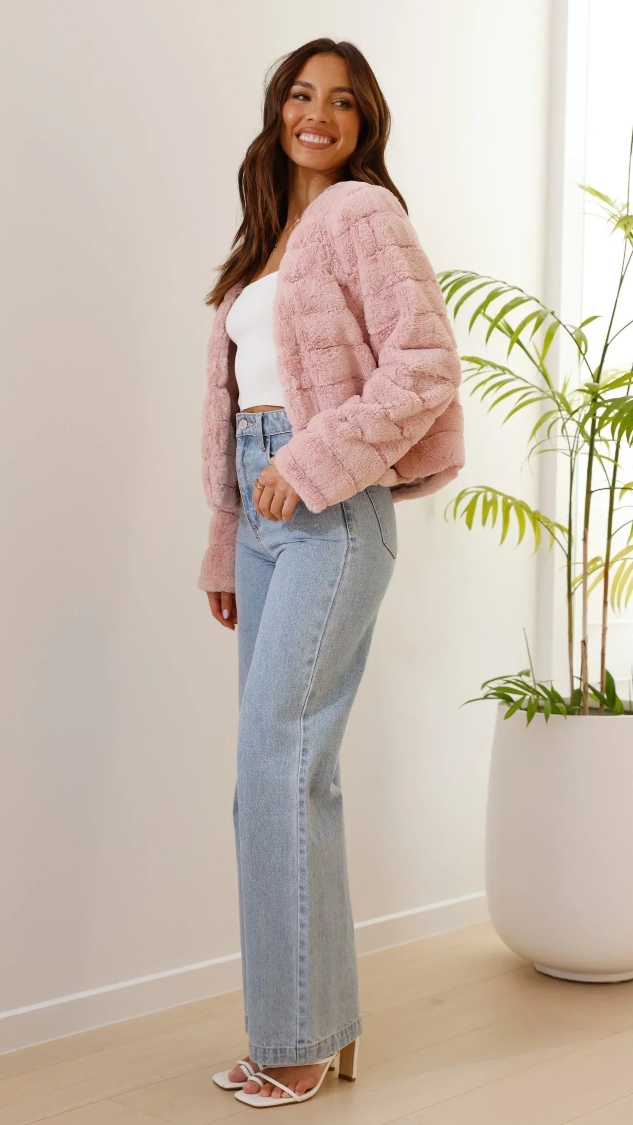 Veste courte femme en fausse fourrure à col ouvert