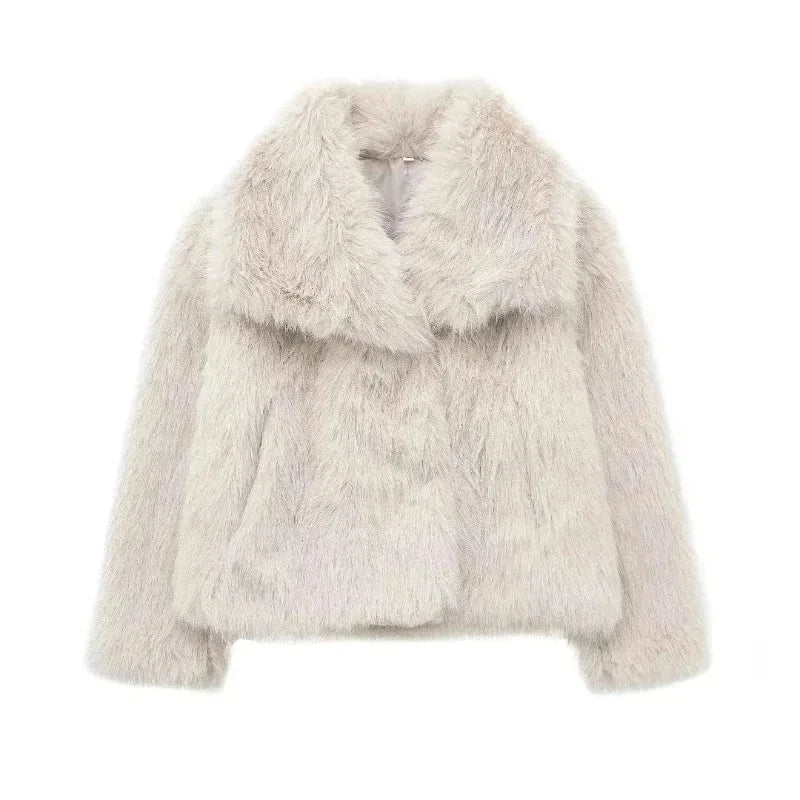 Veste femme chic avec texture luxueuse et col large