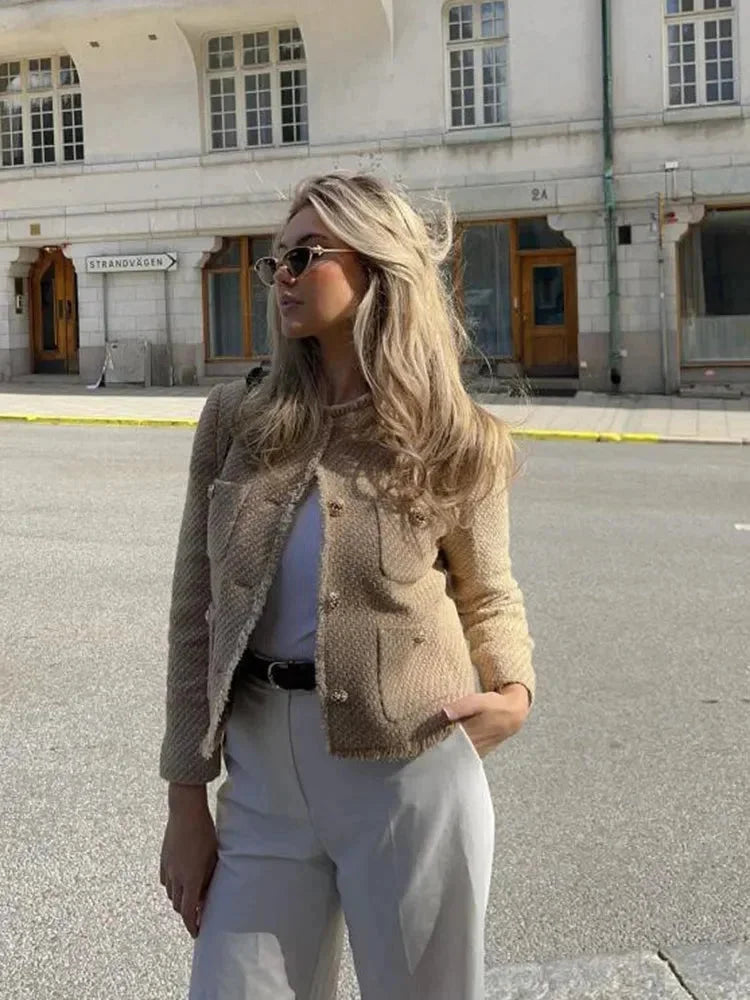 Veste femme tweed beige avec boutons élégants