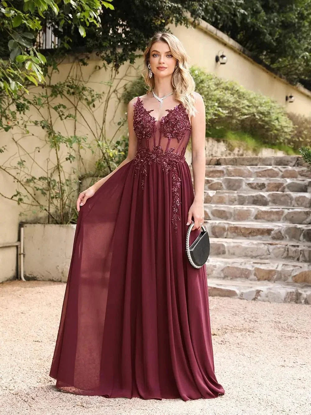 Robe longue en tulle avec appliqués sexy