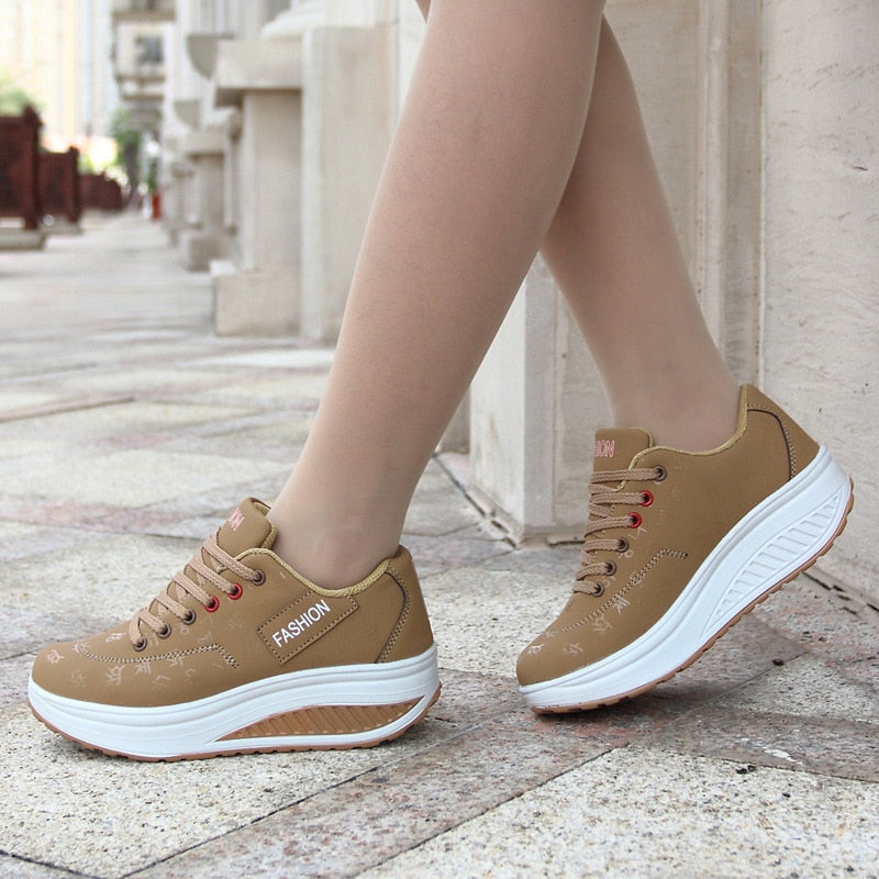 Chaussures orthopédiques marche femme élégante