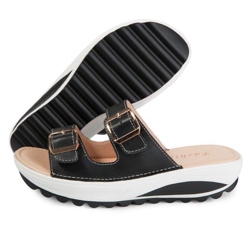 Hochwertige Keilsandalen