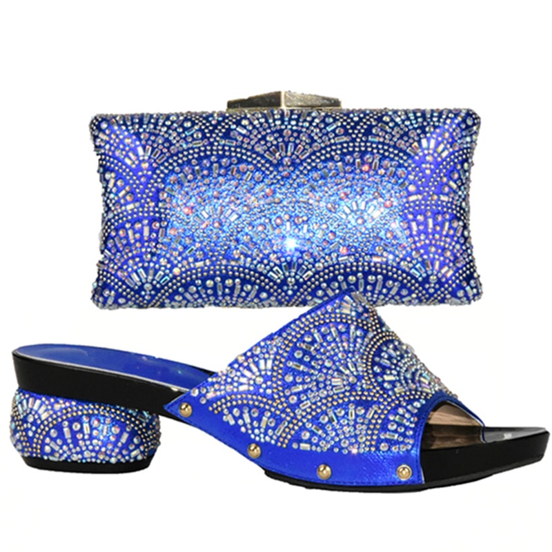 Ensemble Chaussures Et Sac Assorties Aux Couleurs Africaines