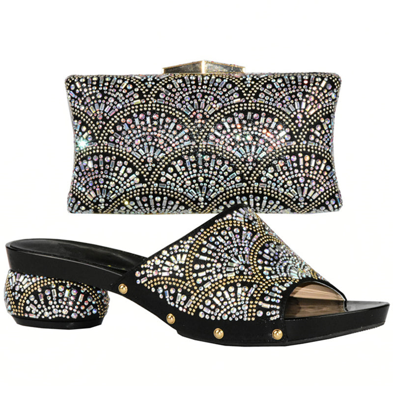 Ensemble Chaussures Et Sac Assorties Aux Couleurs Africaines