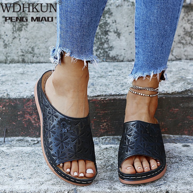 Orthopädische Keilsandalen mit offener Zehenpartie