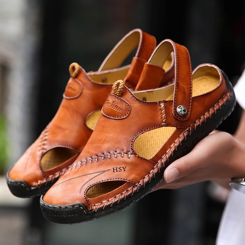 Lässige Sommer-Sandalen für Herren mit Ausschnitten