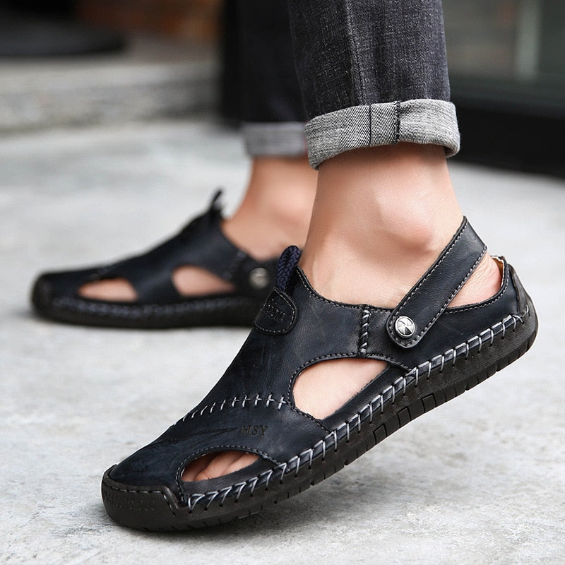 Lässige Sommer-Sandalen für Herren mit Ausschnitten