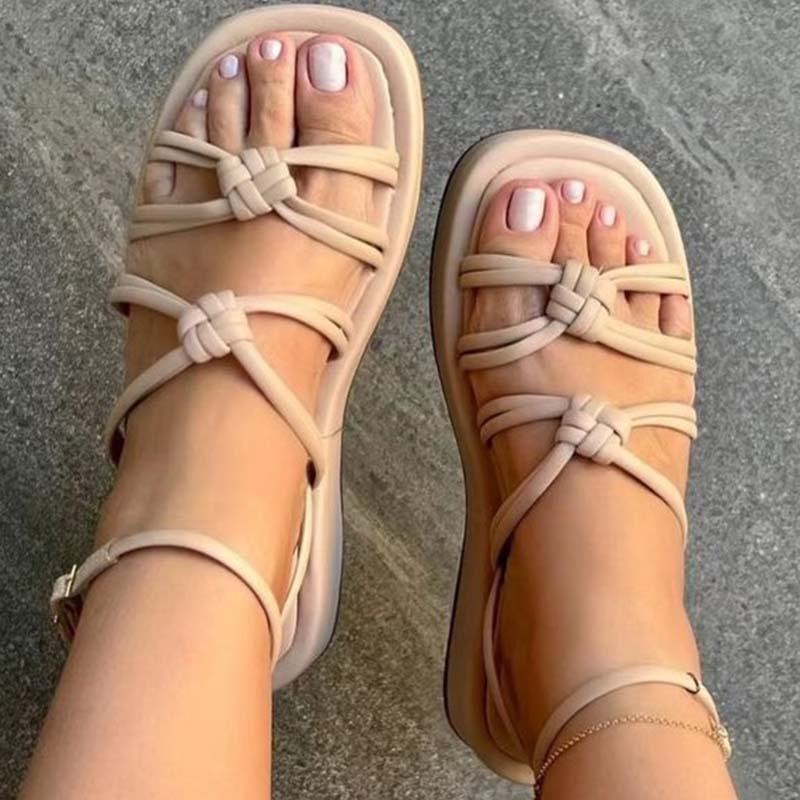 Stylen Sie Damensandalen für den Sommer mit flachen Absätzen – Gio