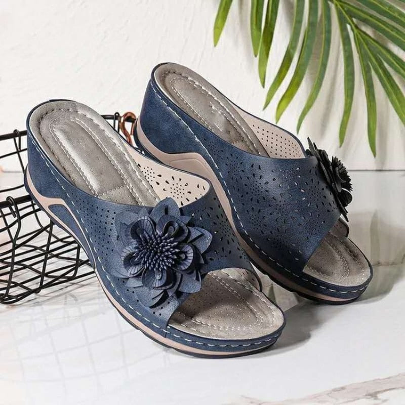 Blumengeflochtene Keilsandalen – atmungsaktiv – Übergröße