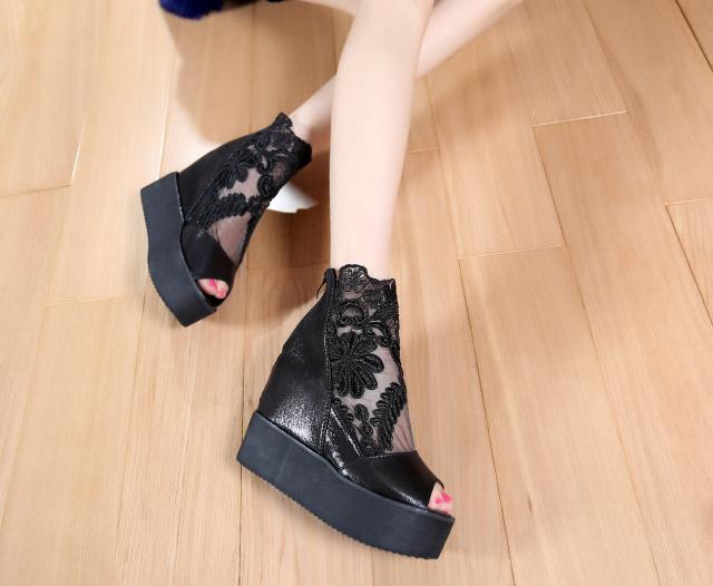 Chaussures en dentelle pour femmes