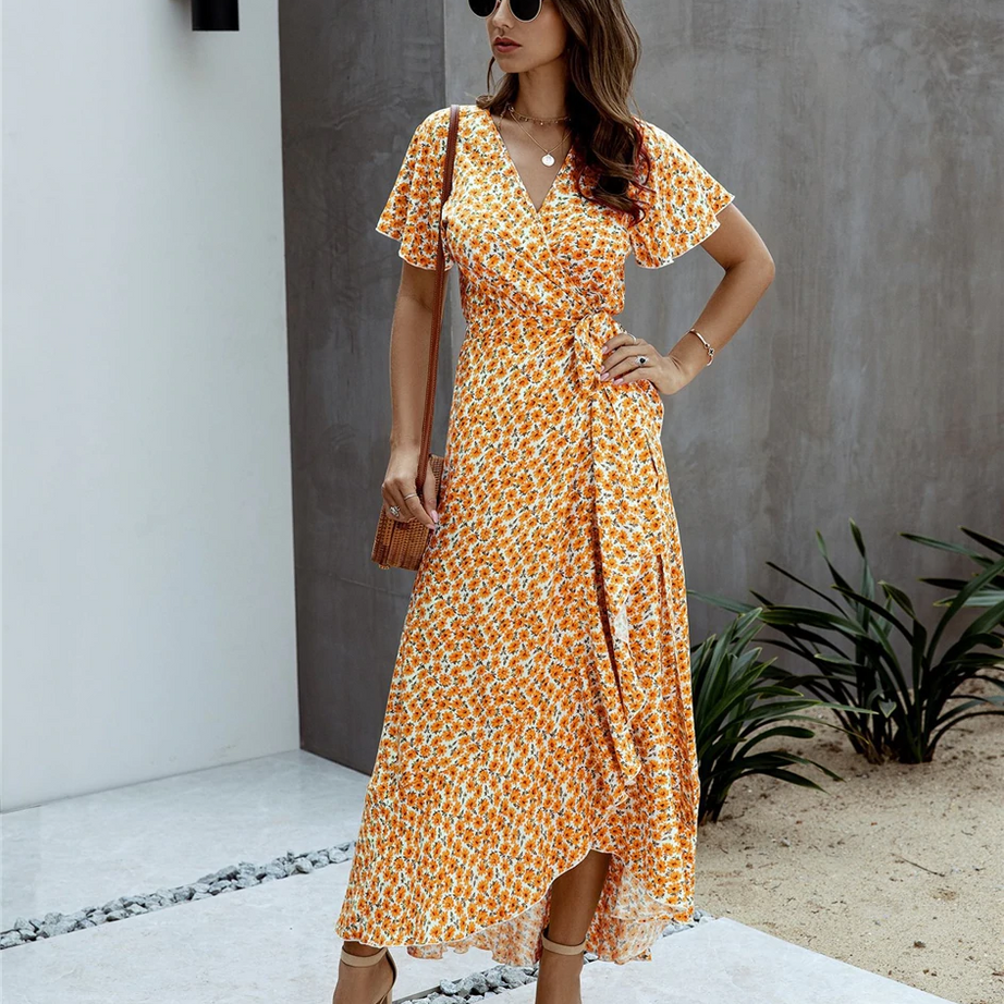 Langes böhmisches Blumenschlitzkleid