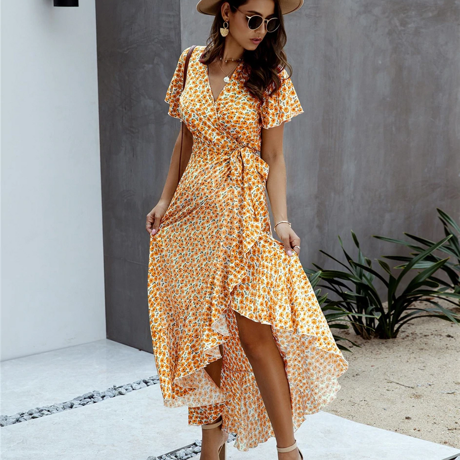 Langes böhmisches Blumenschlitzkleid