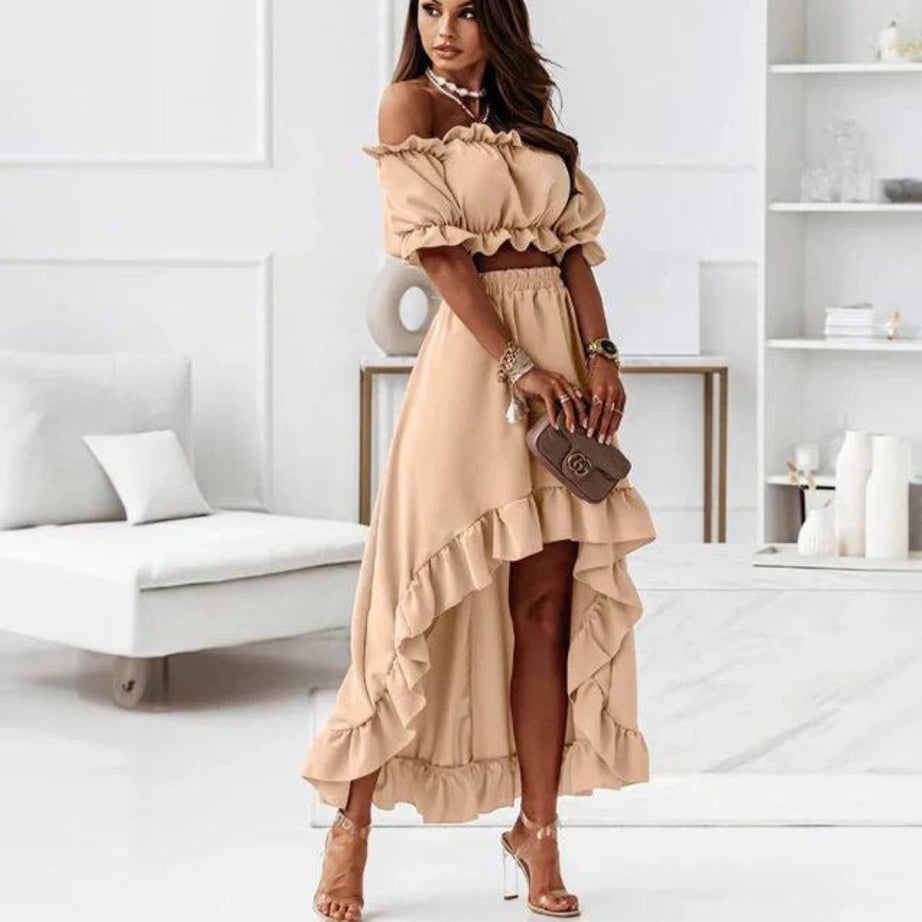 Elenaya – Schulterfreies Rüschenkleid mit hoch tailliertem Saum