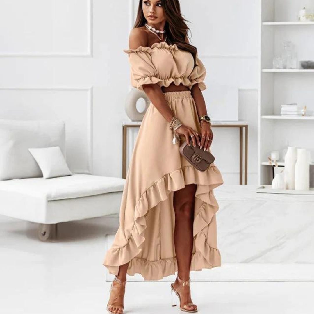 Elenaya – Schulterfreies Rüschenkleid mit hoch tailliertem Saum