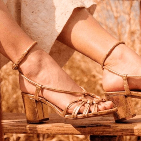 Sandales à Talons Carrés Dorés
