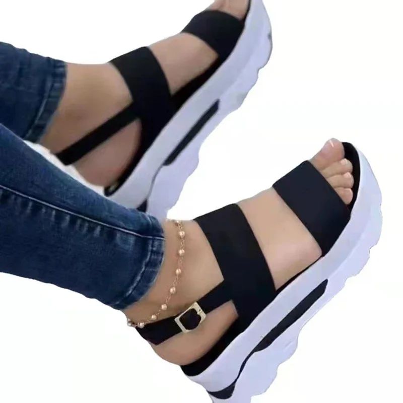 Sandale Compensée Femme Moderne Avec Bride Réglable Et Style Chic