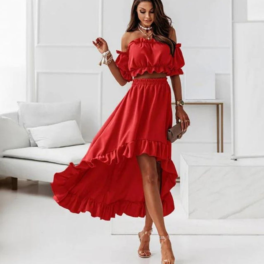 Elenaya – Schulterfreies Rüschenkleid mit hoch tailliertem Saum
