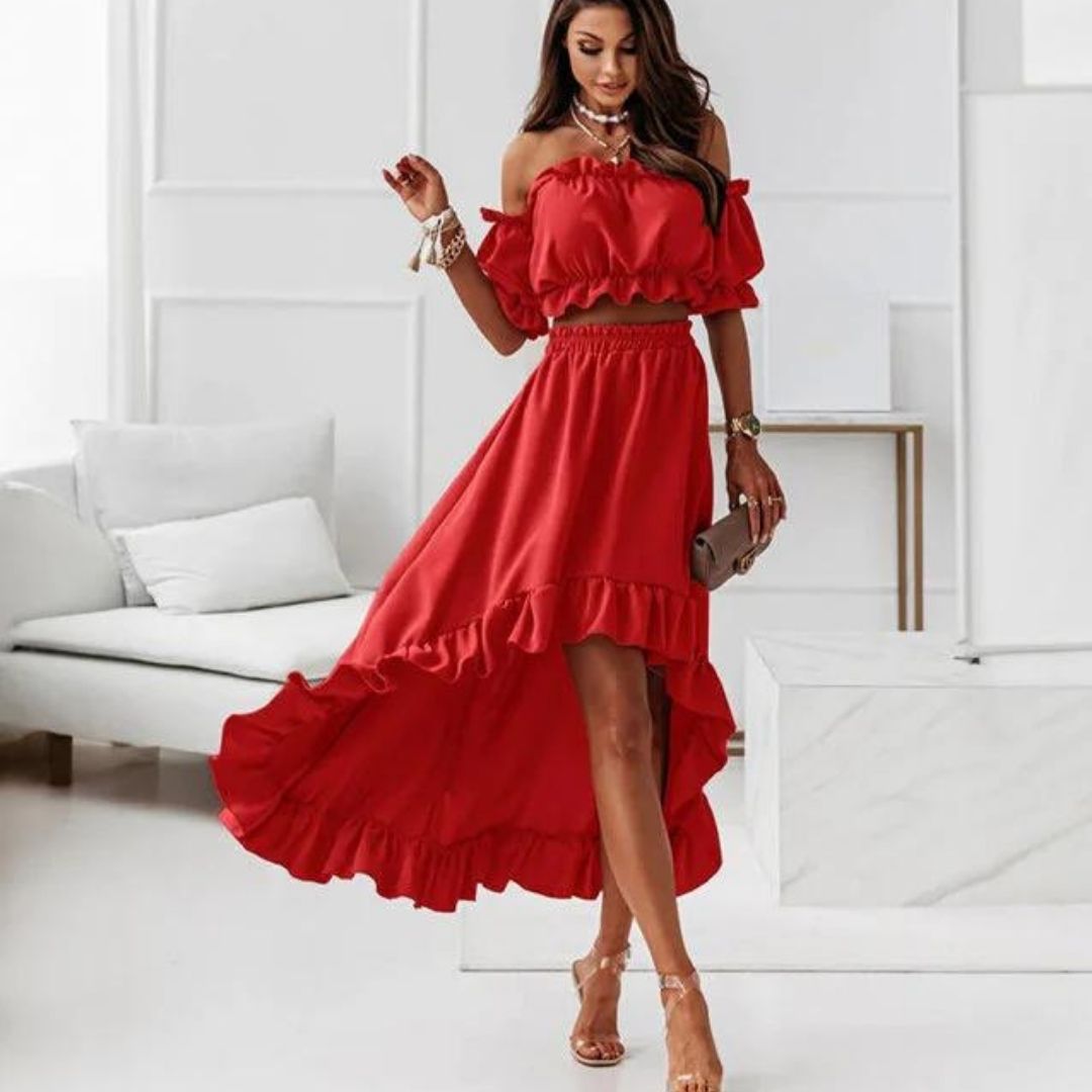Elenaya – Schulterfreies Rüschenkleid mit hoch tailliertem Saum