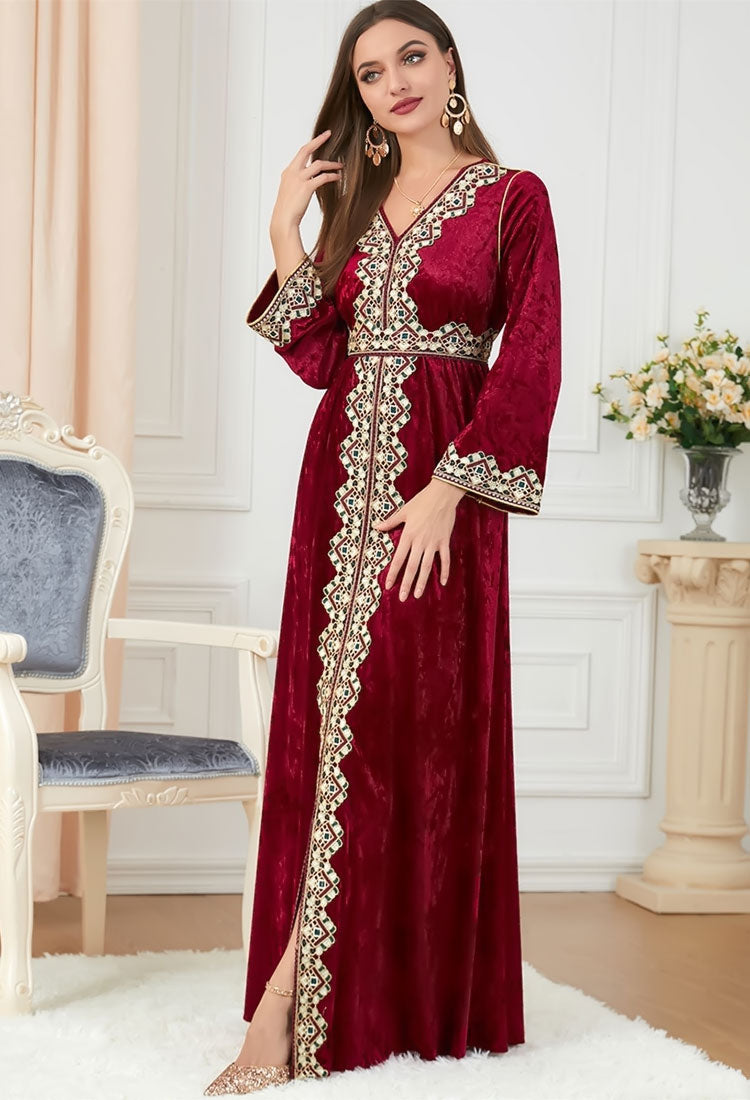 Marokkanischer Kaftan aus bordeauxrotem Samt – L'Impériale