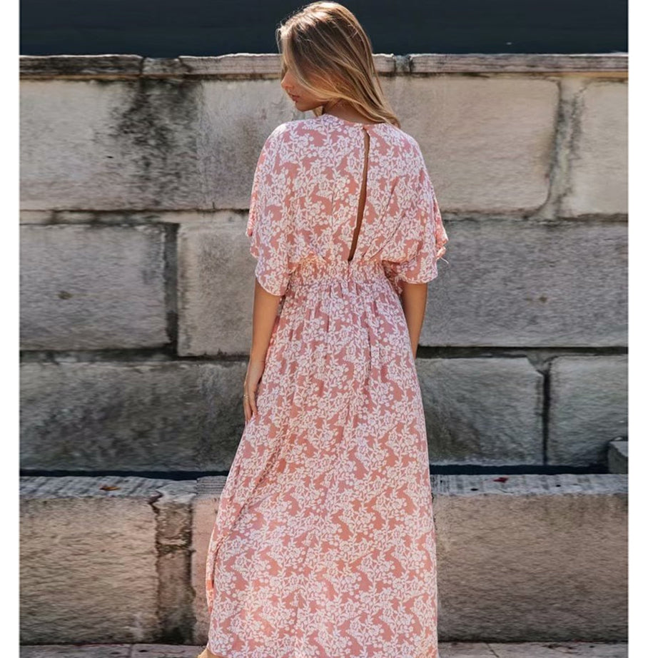 Böhmisches puderrosa Schlitzkleid