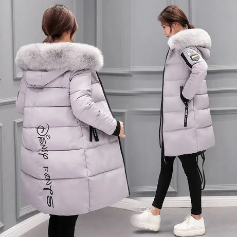 Doudoune à capuche avec grand col en fourrure pour femme