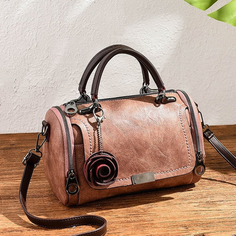 Handtasche mit Blumenanhänger für Damen - Amoura
