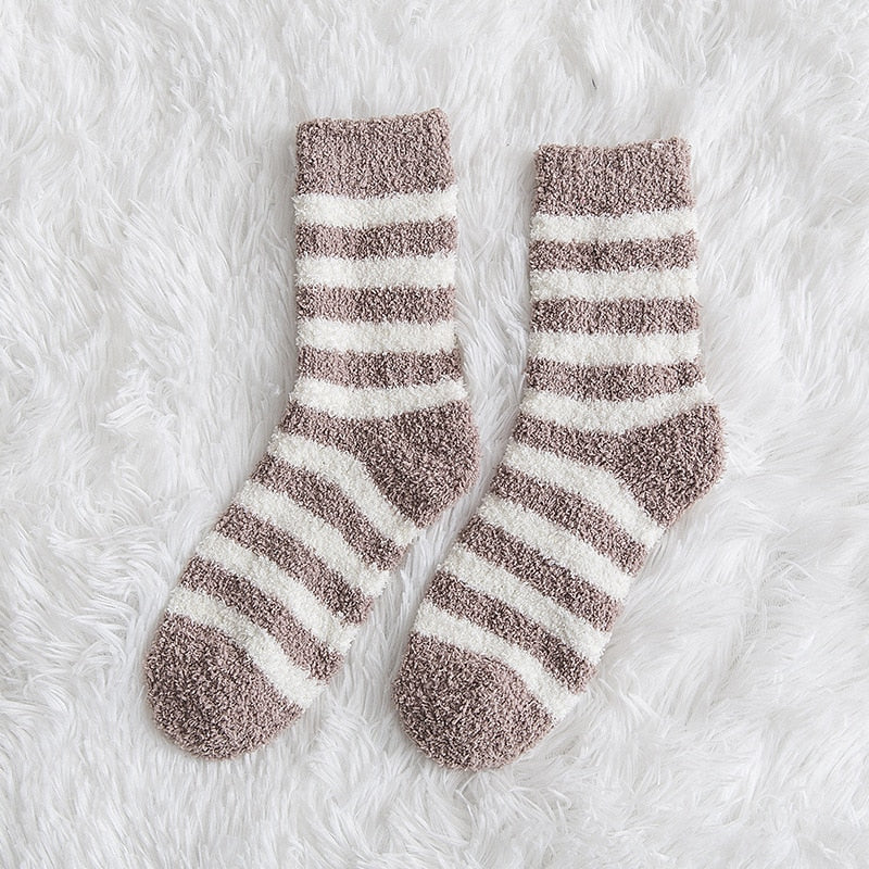 Chaussettes longues en peluche pour femmes à rayures colorées Oakleigh