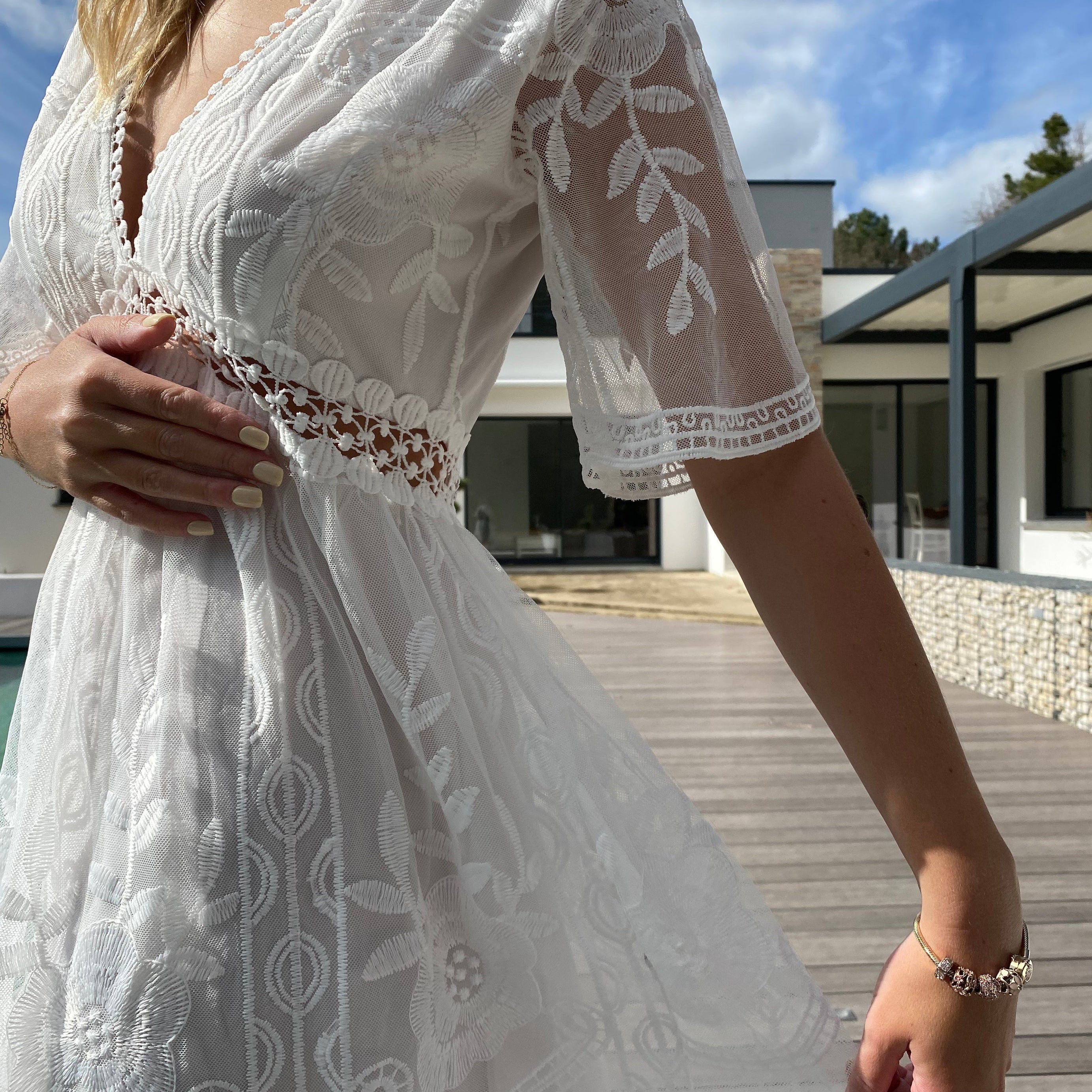 Langes Kleid aus böhmischer Spitze
