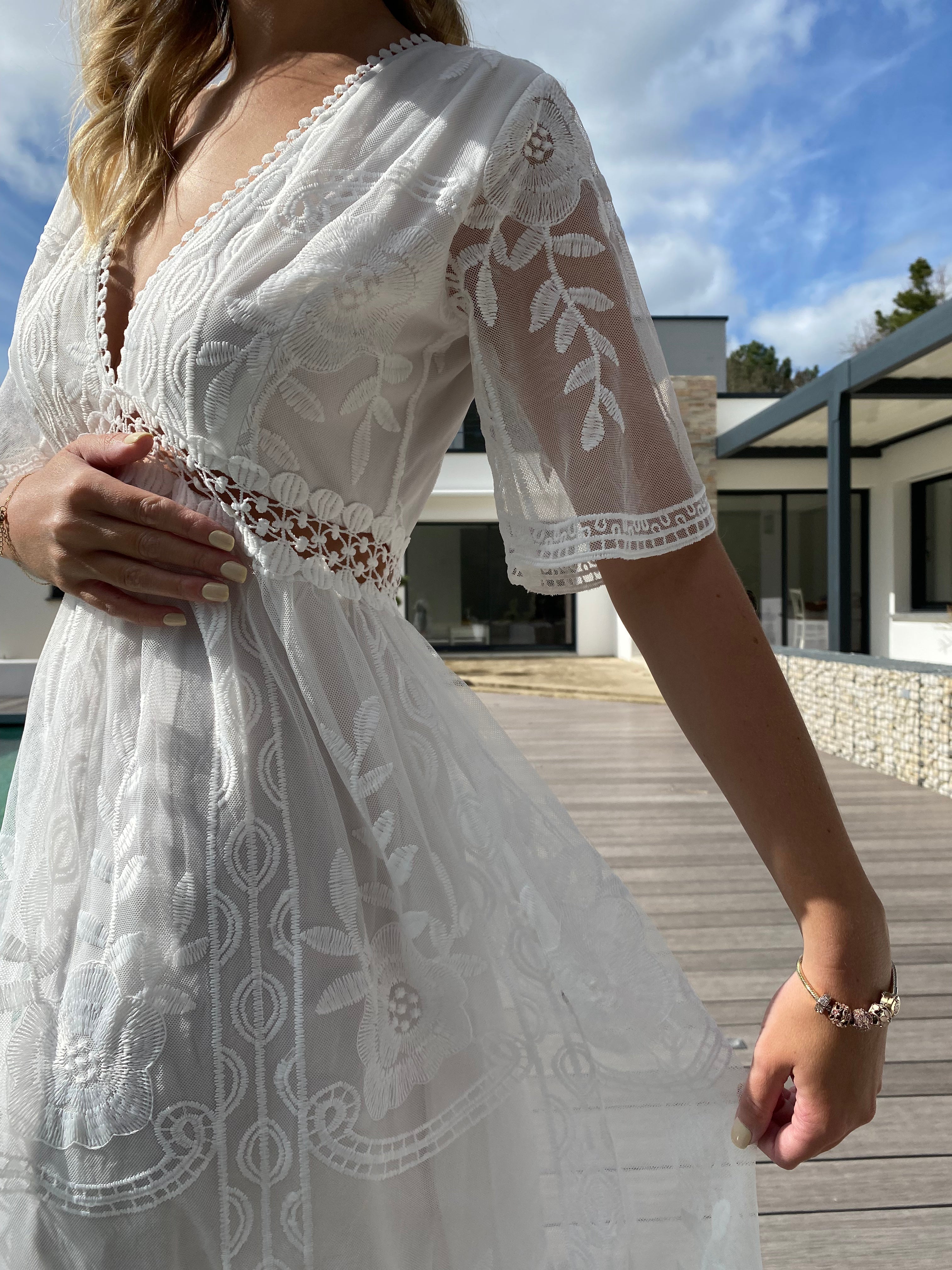 Langes Kleid aus böhmischer Spitze