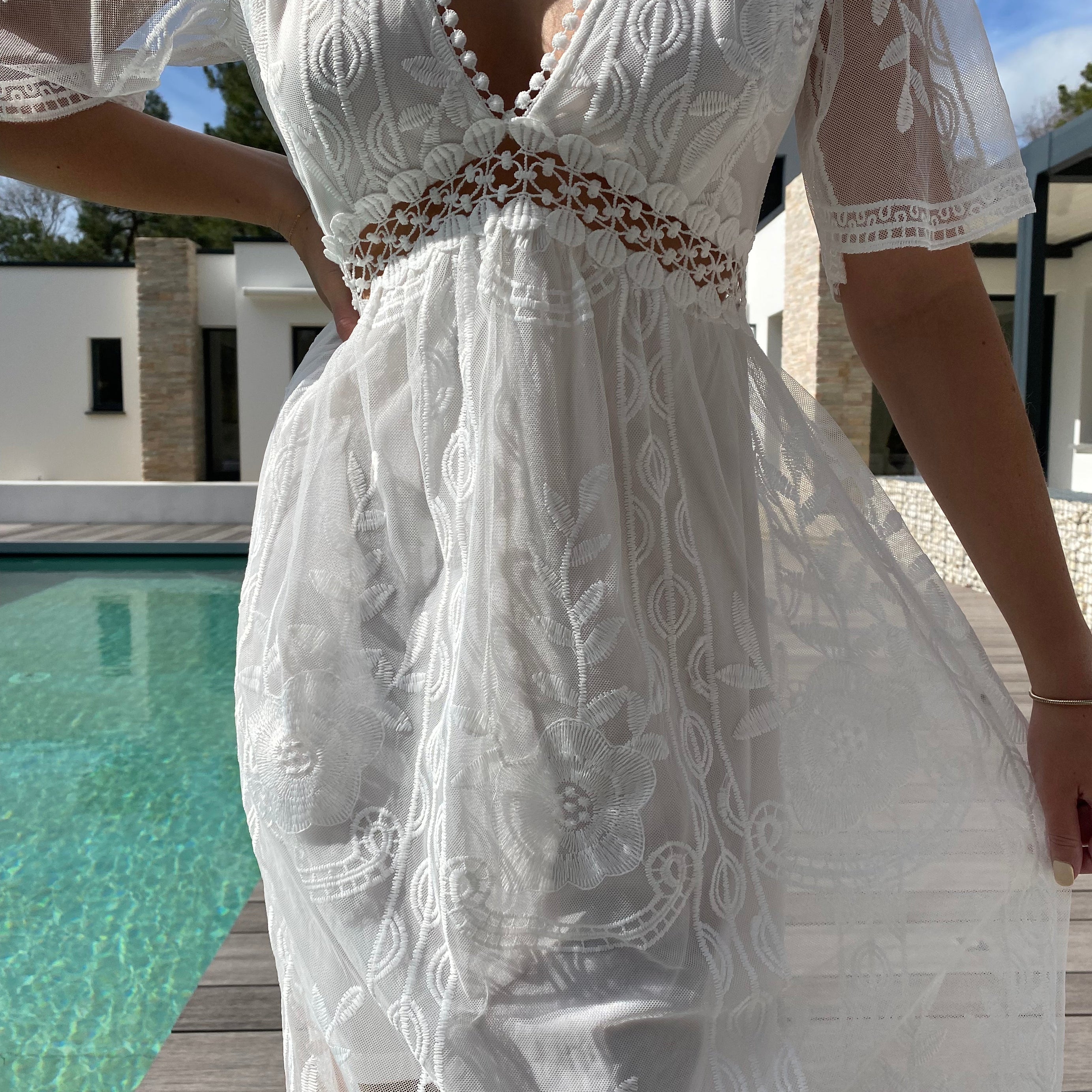 Langes Kleid aus böhmischer Spitze