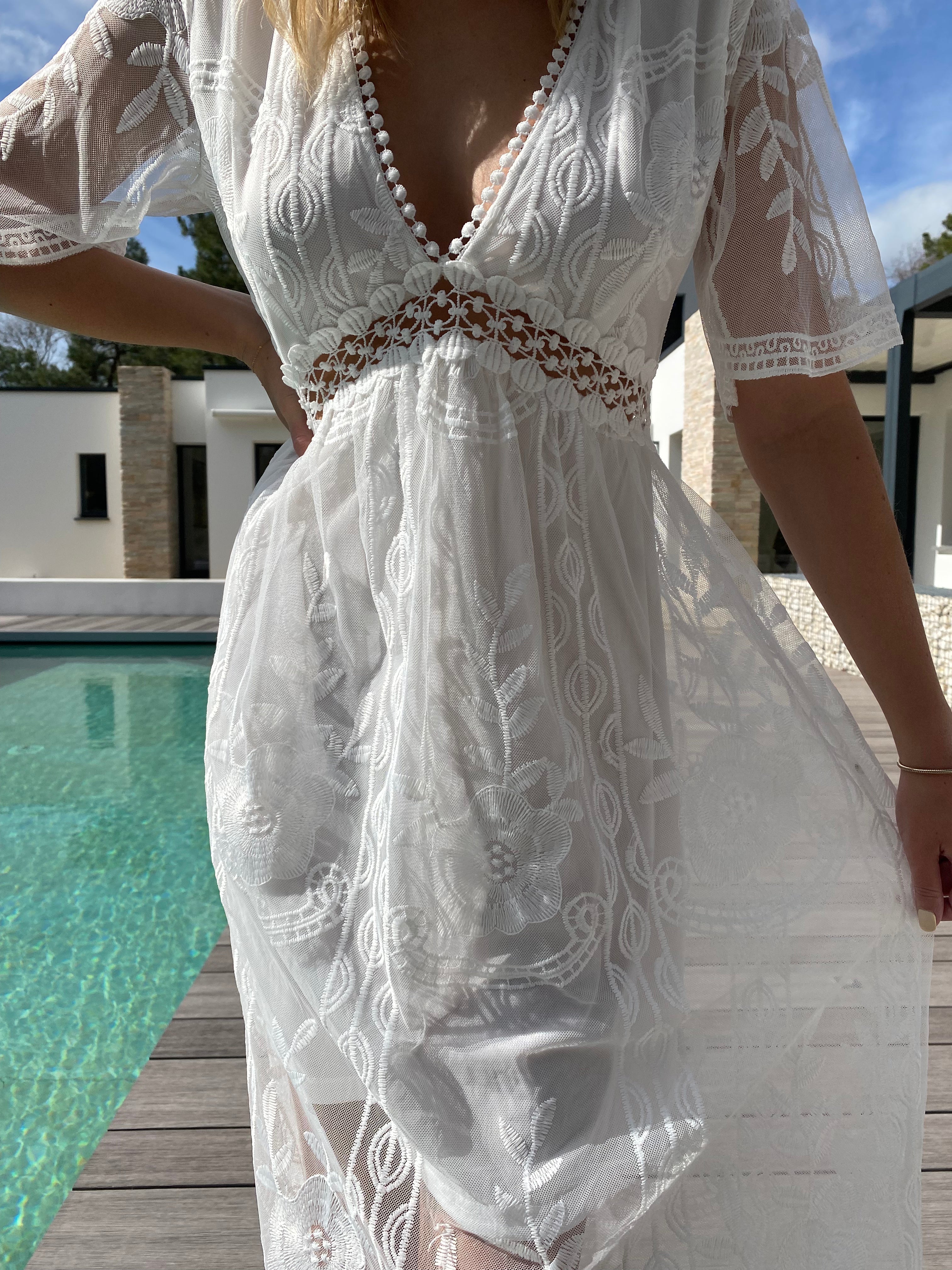 Langes Kleid aus böhmischer Spitze