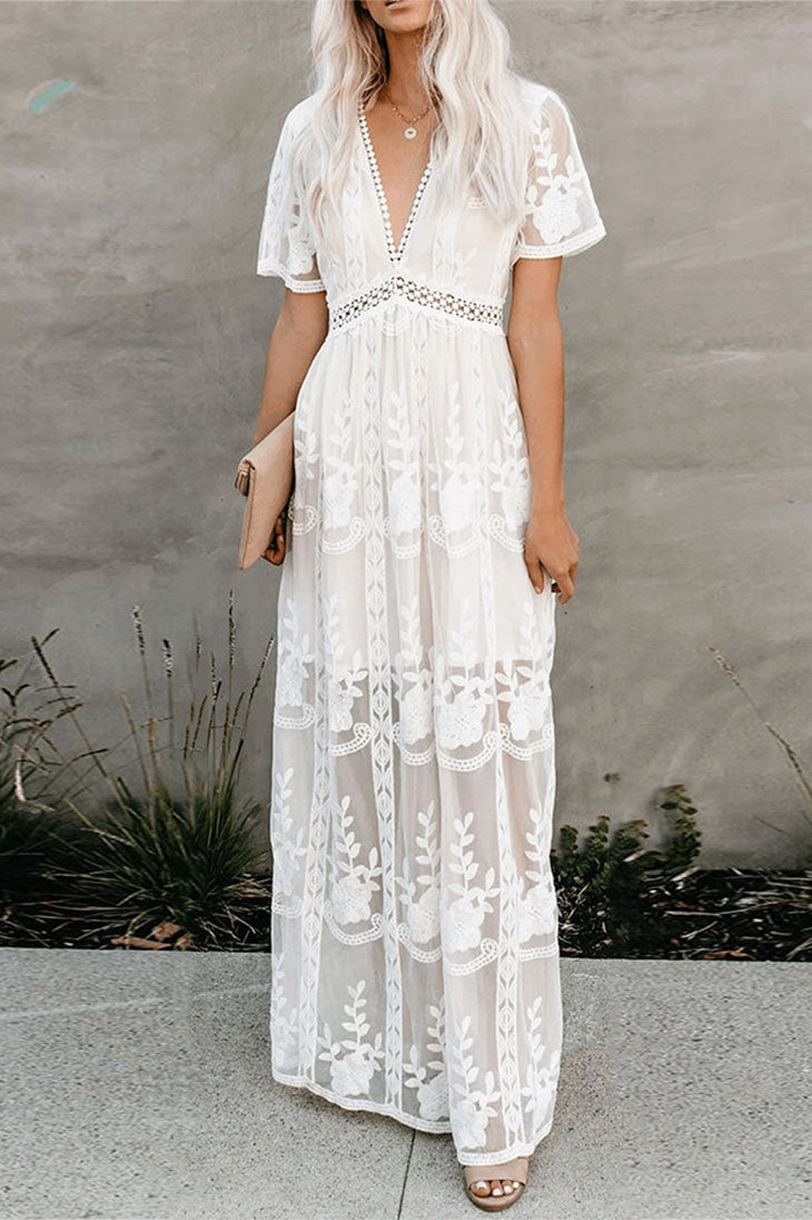 Langes schwarzes böhmisches Spitzenkleid – Seraphina