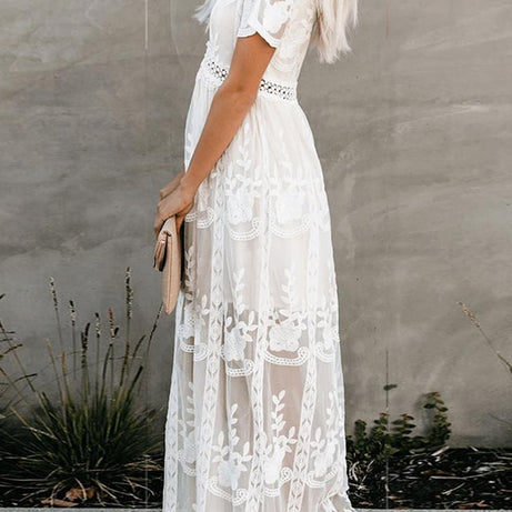 Langes schwarzes böhmisches Spitzenkleid – Seraphina