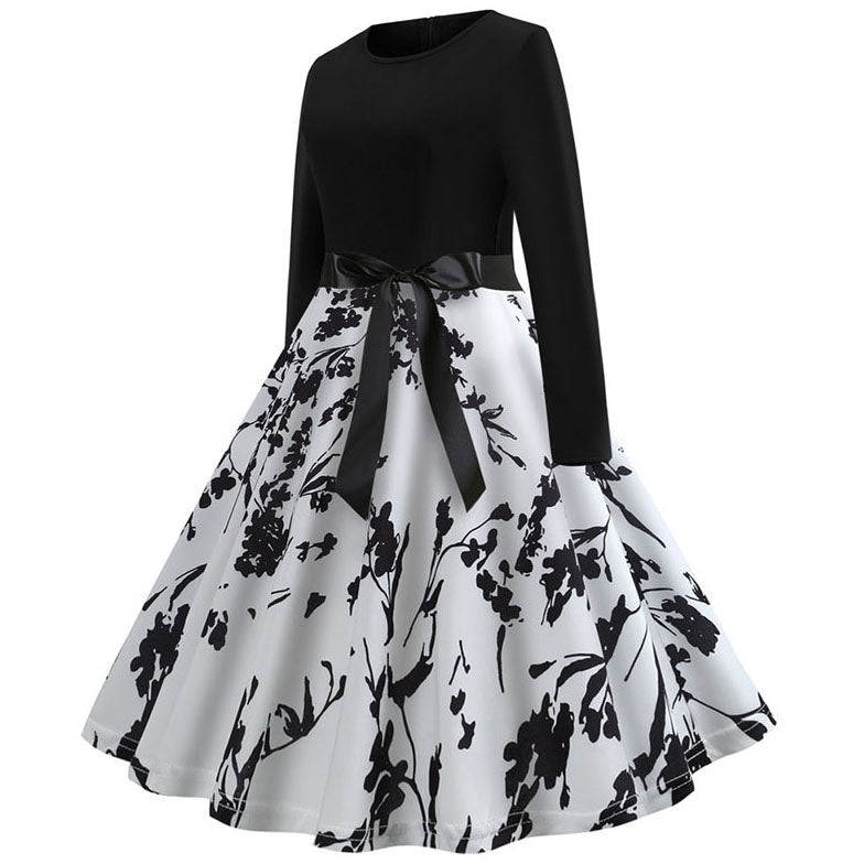 Vintage schwarz-weißes Blumenkleid