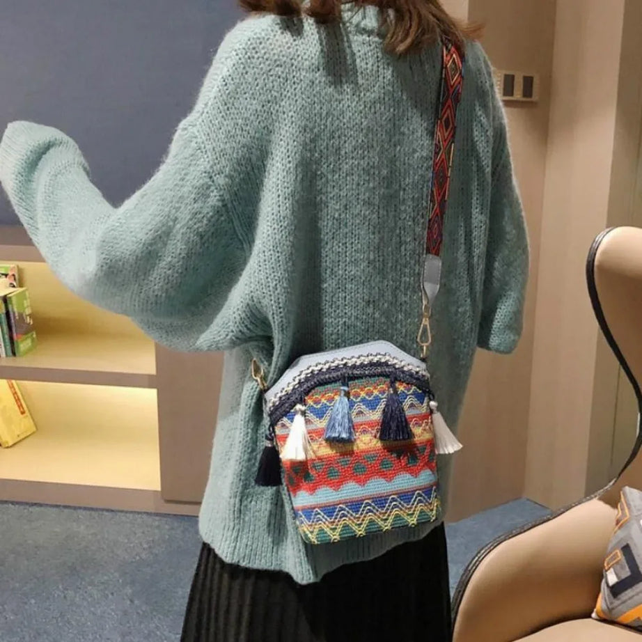 Sac à main bohème pompon
