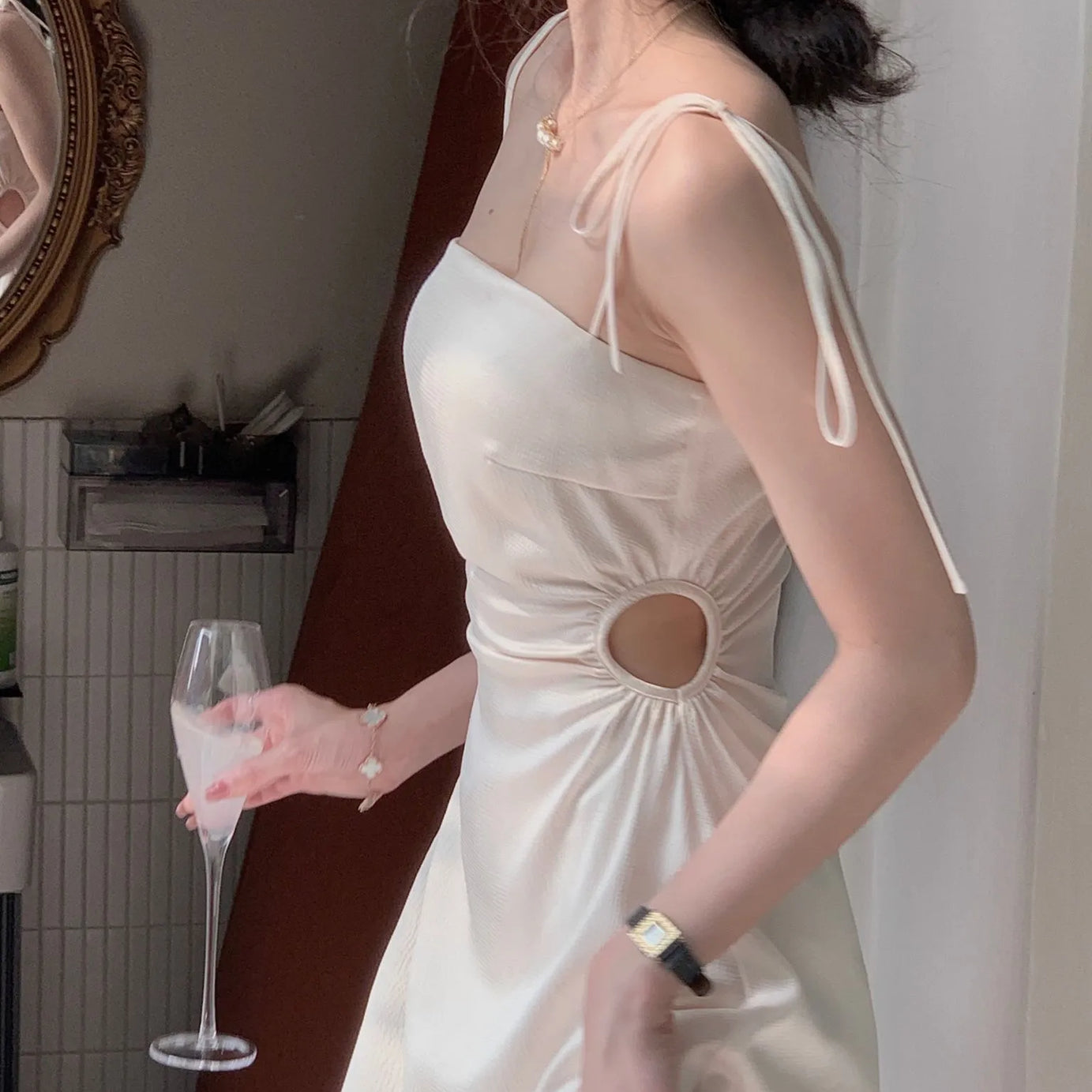 Robes mi-longues en satin pour femmes